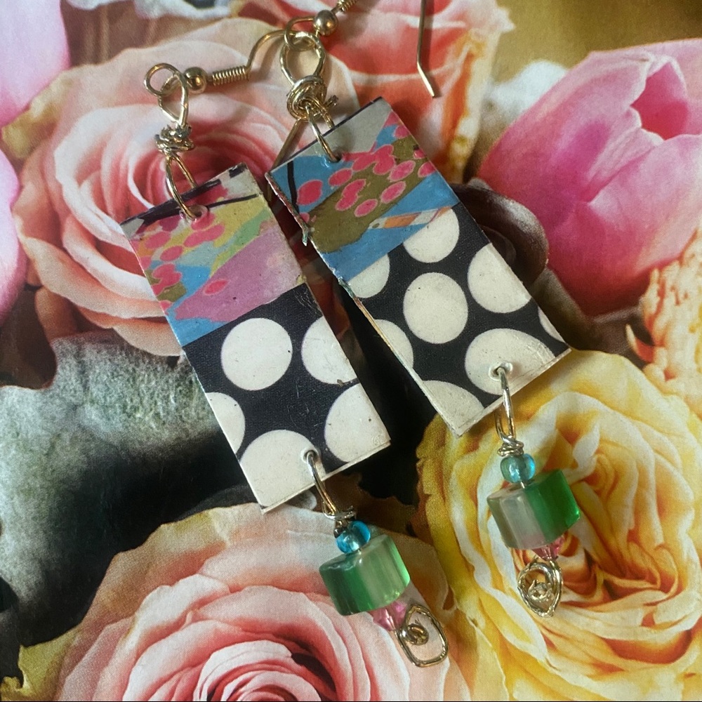 AMELIA PASTICHE DESIGN ooak upcycied earrings - Picture 5 of 5